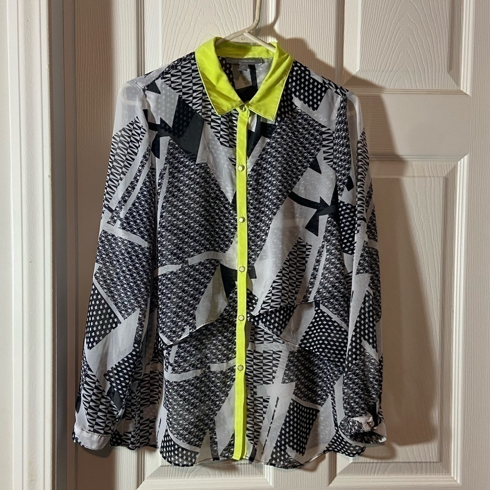 NY Collection Women Top Blouse Shirt M  Button Embellished 3/4 Sleeve Geometric